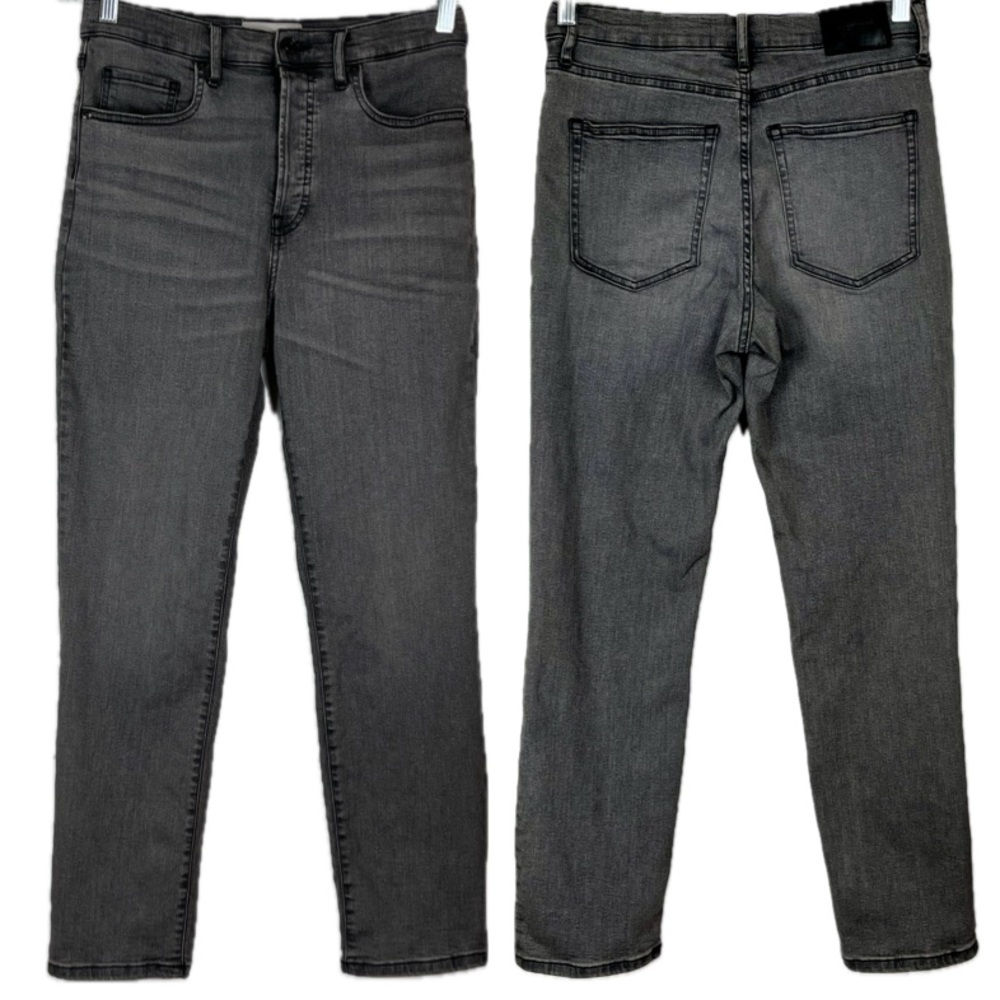 Everlane Straight Leg Jeans in Dark Charcoal